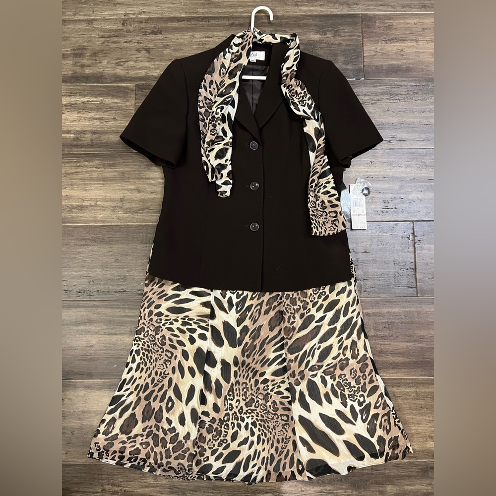 NWT ladies 2 piece Le Suit brown jacket cheetah print chiffon skirt w scarf 12P